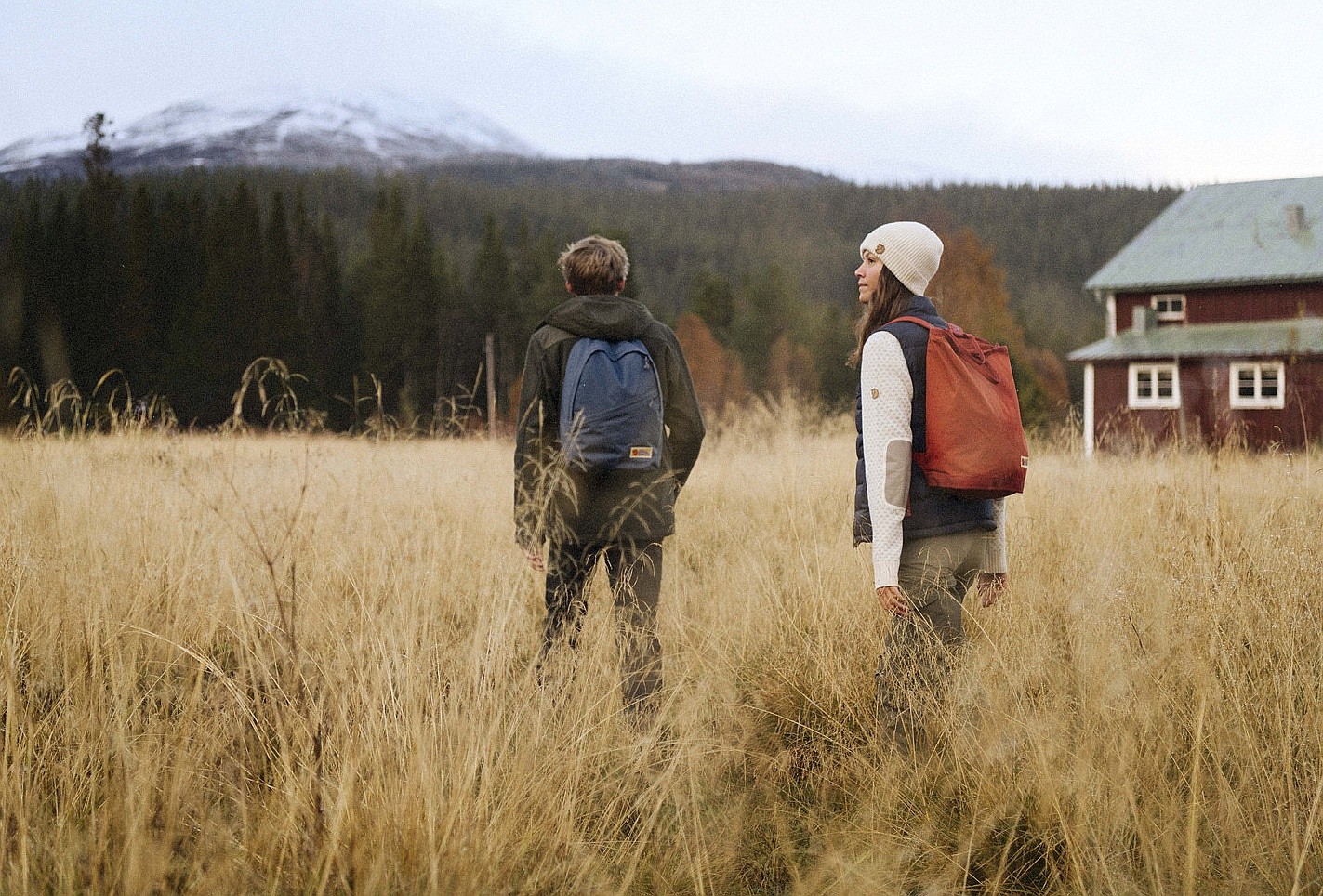 bag Fjällräven Vardag Totepack - 321/Cabin Red - snowboard-online.eu