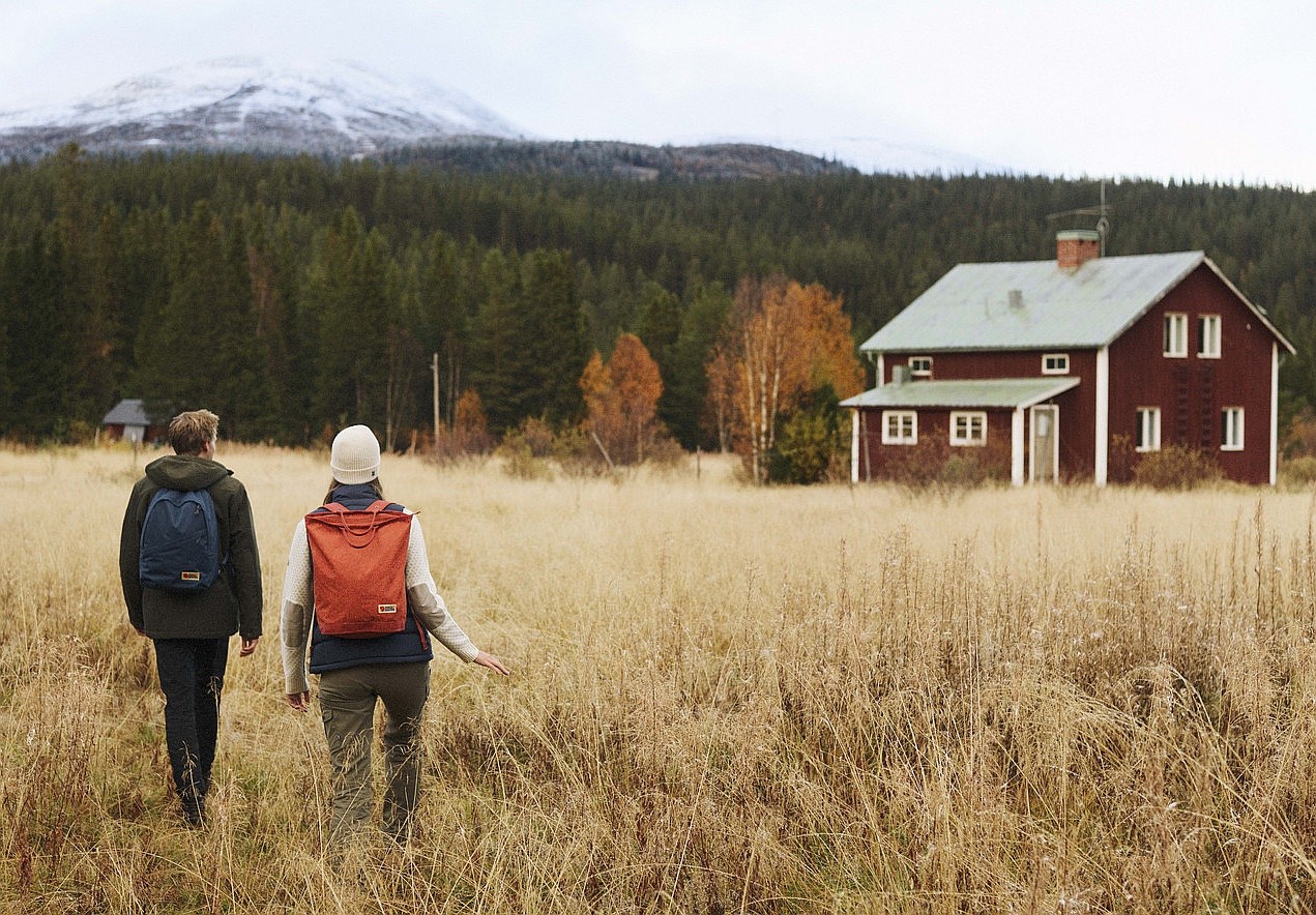 bag Fjällräven Vardag Totepack - 321/Cabin Red - snowboard-online.eu