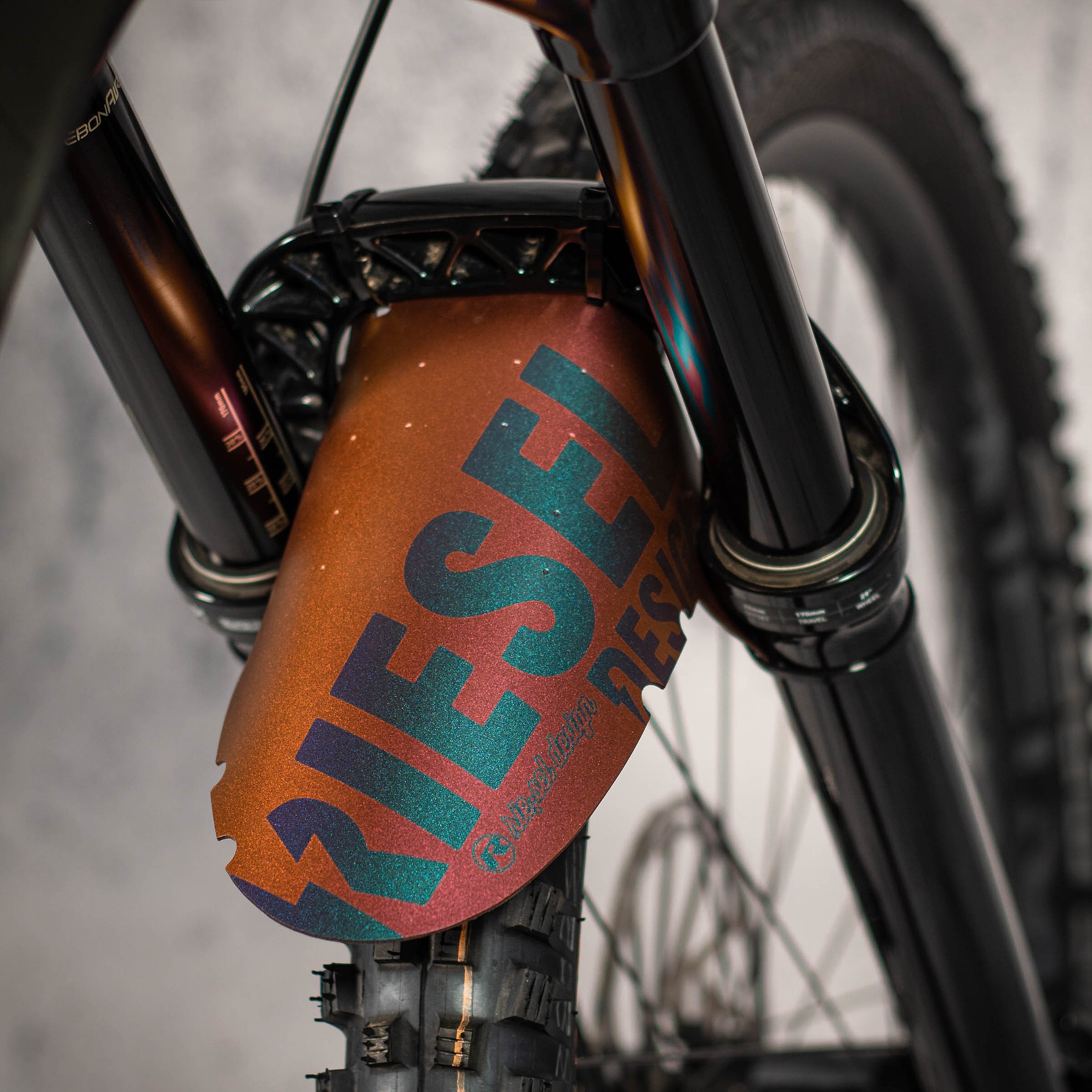 Mudguard Riesel Schlamm:PE - Flipflop/Red/Gold