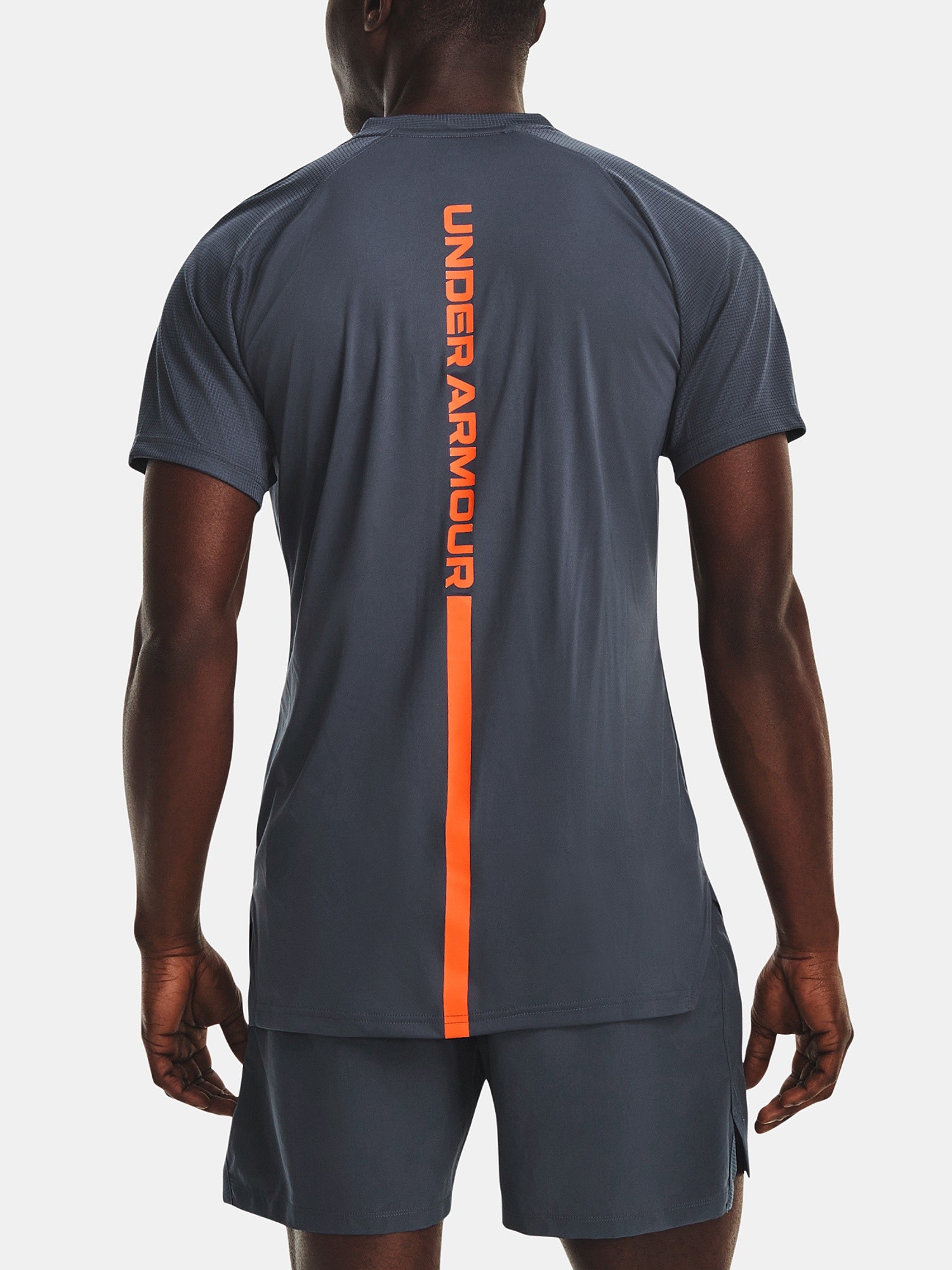 T-shirt Under Armour Accelerate - Downpour GrayOrange Blast - men´s