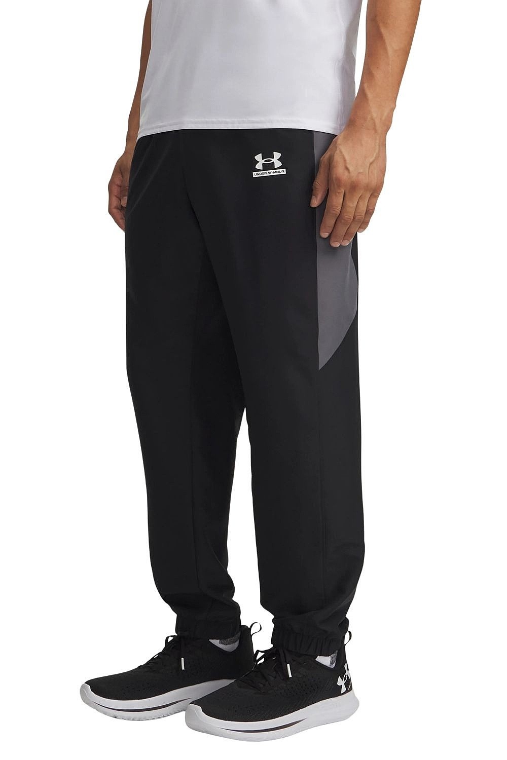 nohavice Under Armour Tech Sport - Black/Castlerock/White - men´s