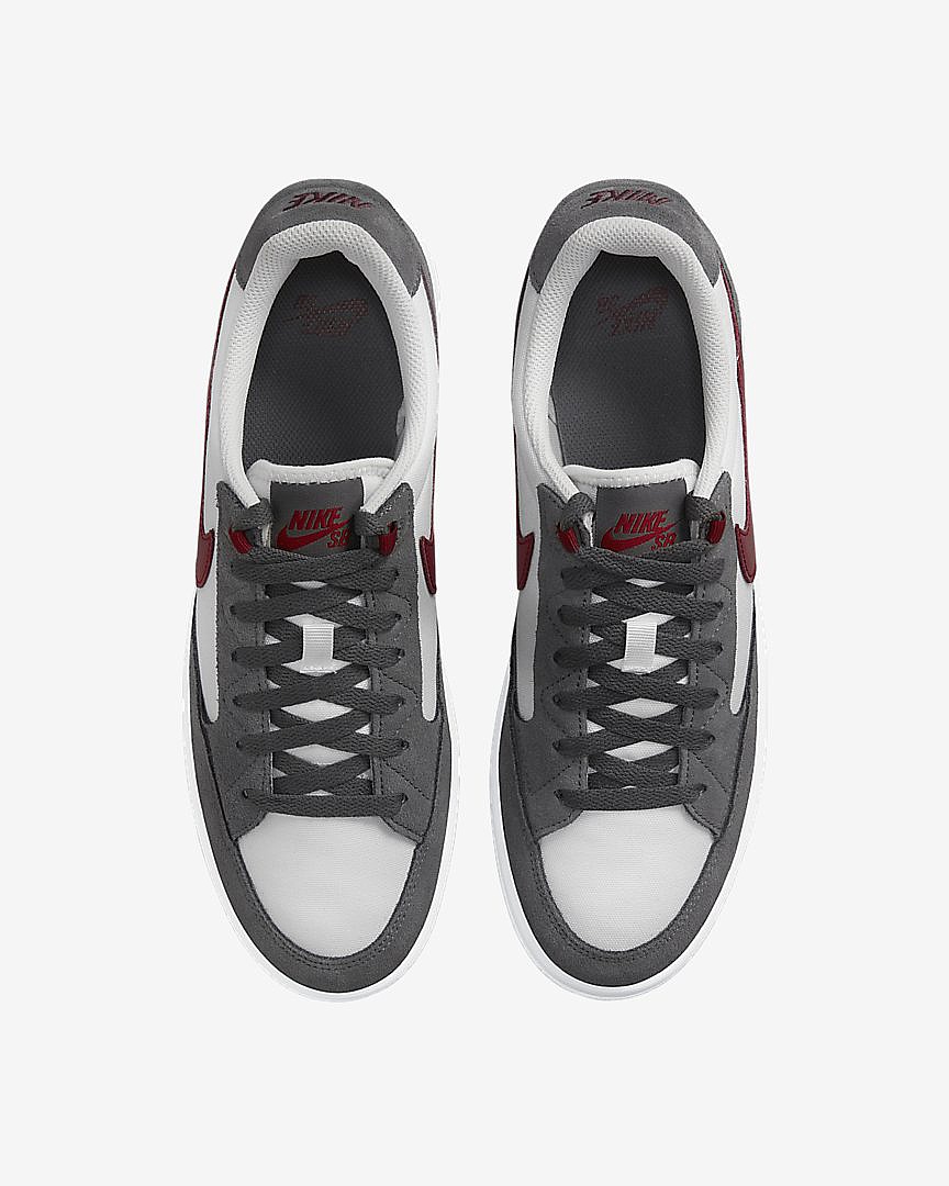 nike sb adversary premium trainers in red and grey