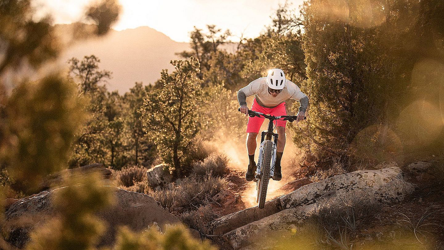 kraťasy Specialized Trail Air - Imperial Red