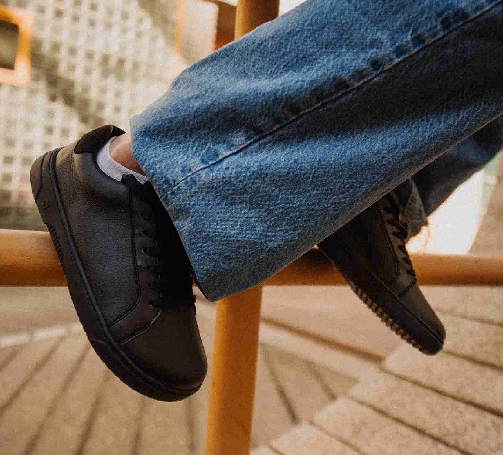 shoes Barebarics Zoom - All Black