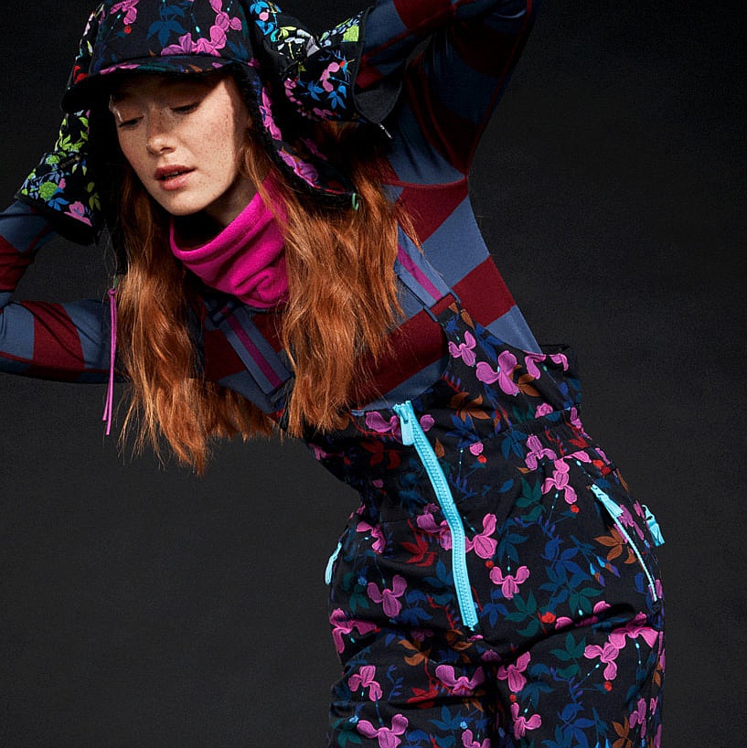 šiltovka Roxy Roxy X Rowley Trapper - KVJ6/True Black Darkreds Floral