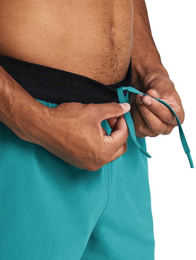 short Under Armour Peak Woven - Circuit Teal/Black - men´s
