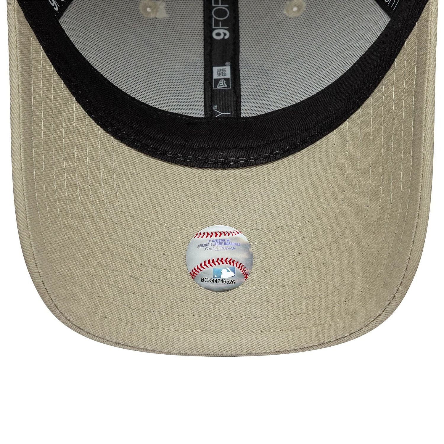 kšiltovka New Era 9FO Outline Camo MLB New York Yankees - Stone