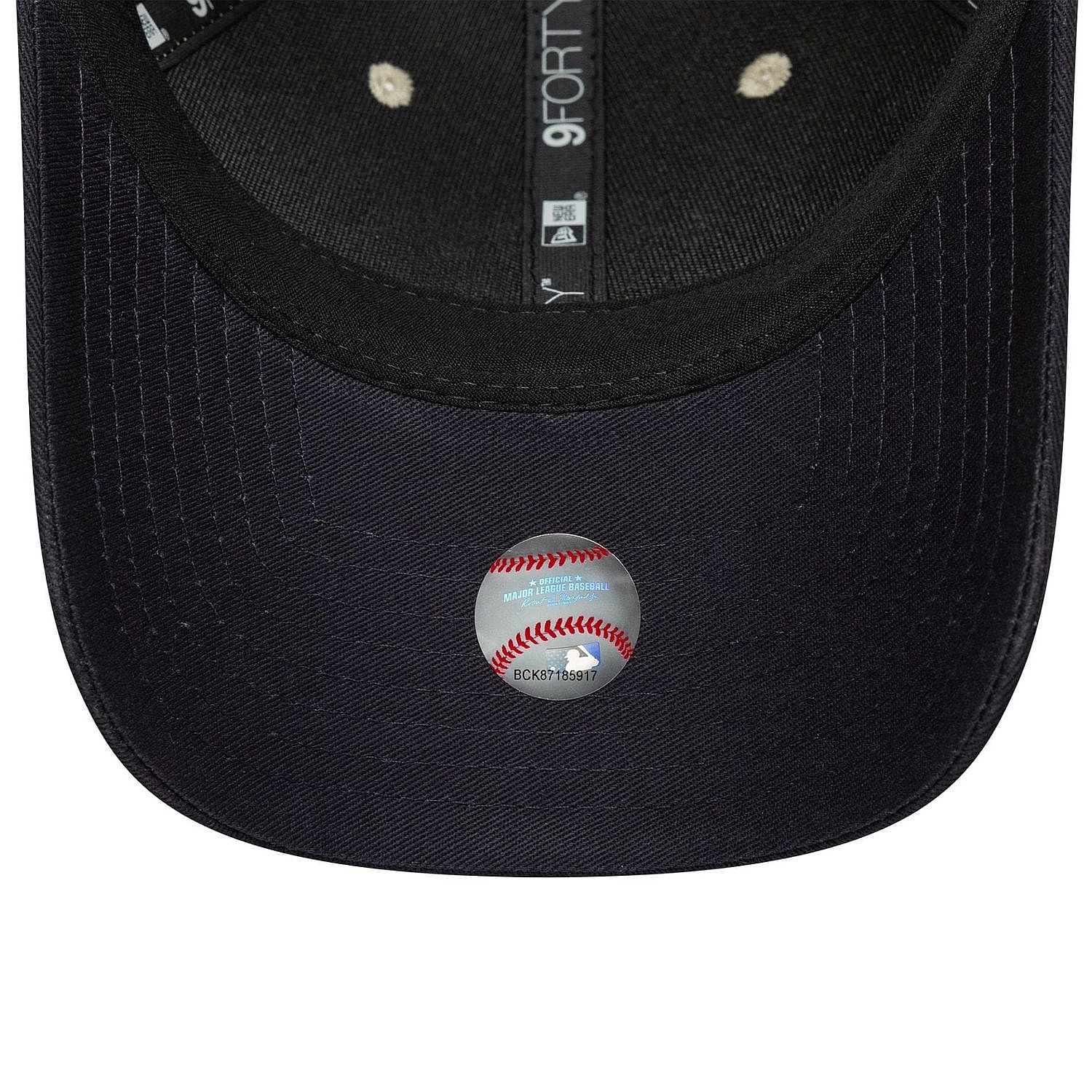 kšiltovka New Era 9FO M-Crown MLB New York Yankees - Light Cream/Official Team Color