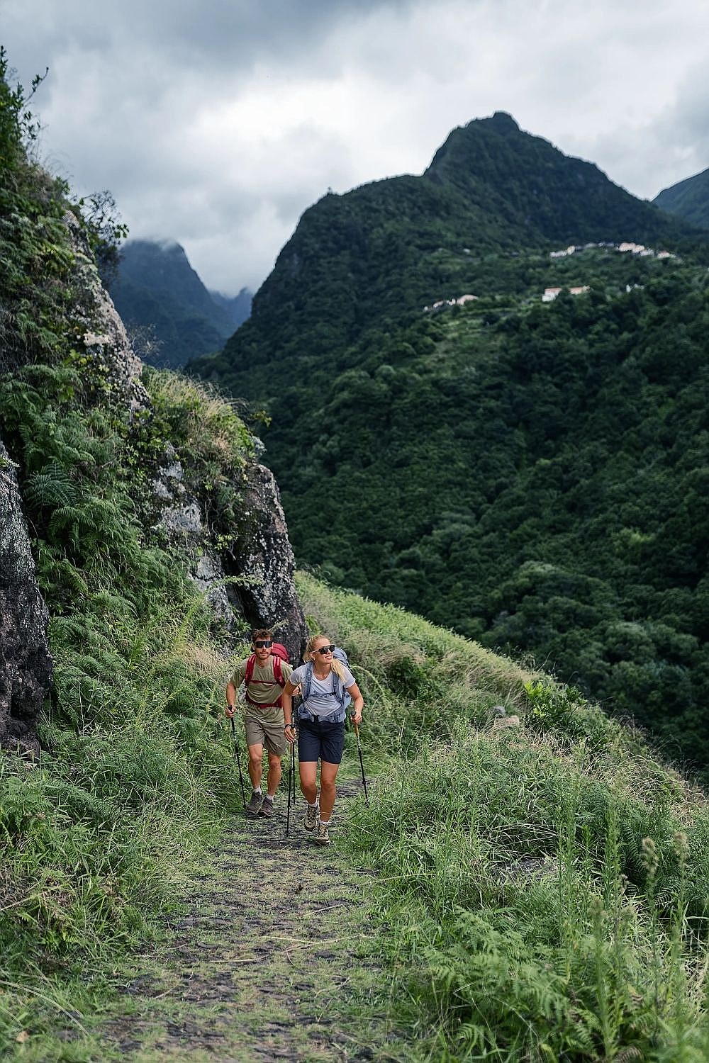 backpack Deuter Futura 21 SL - Polar/Bluejay - women´s