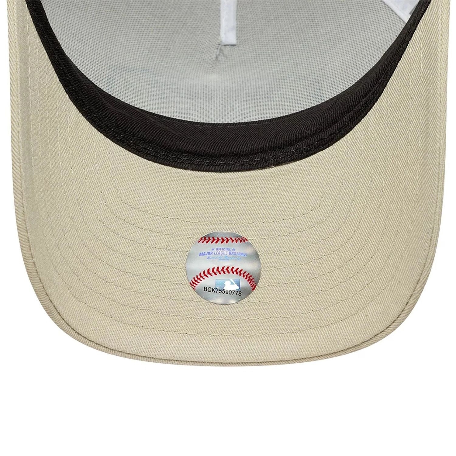 casquette New Era 9FO M-Crown AF Trucker MLB New York Yankees - Stone - men´s