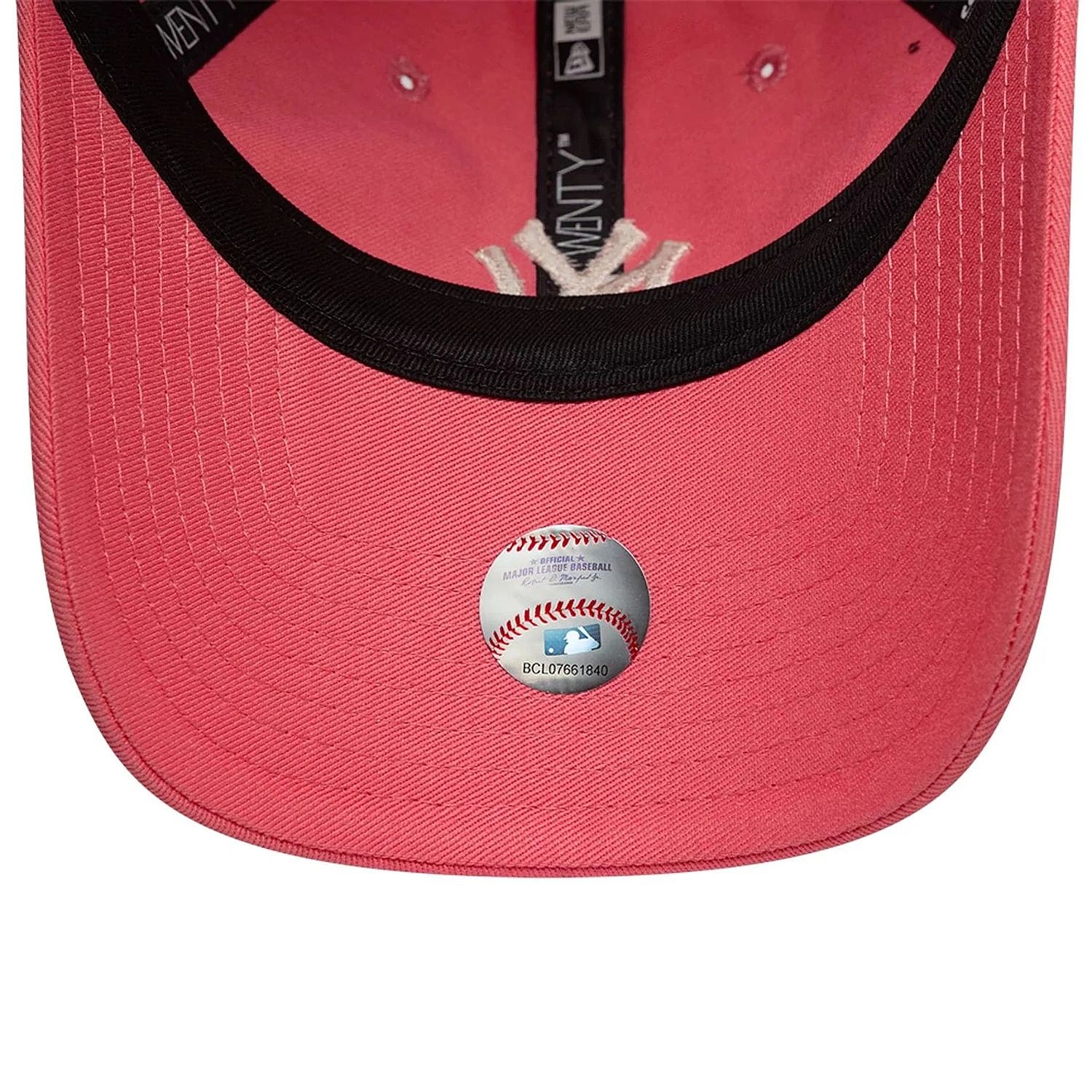 Kappe New Era 9T League Essential Midi MLB New York Yankees - Thrift Pink - women´s
