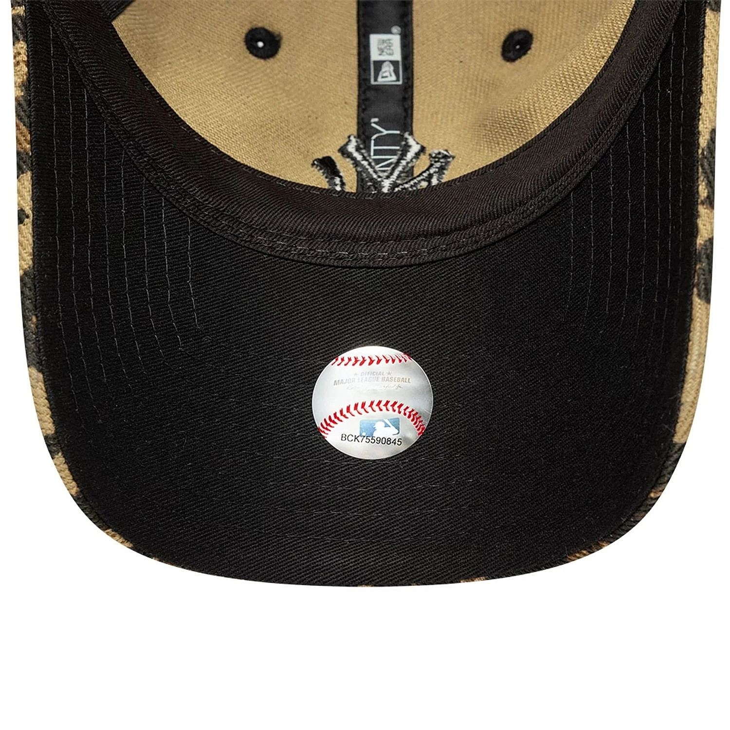 Kappe New Era 9T Leopard MLB New York Yankees - Brown Suede/Camel - women´s