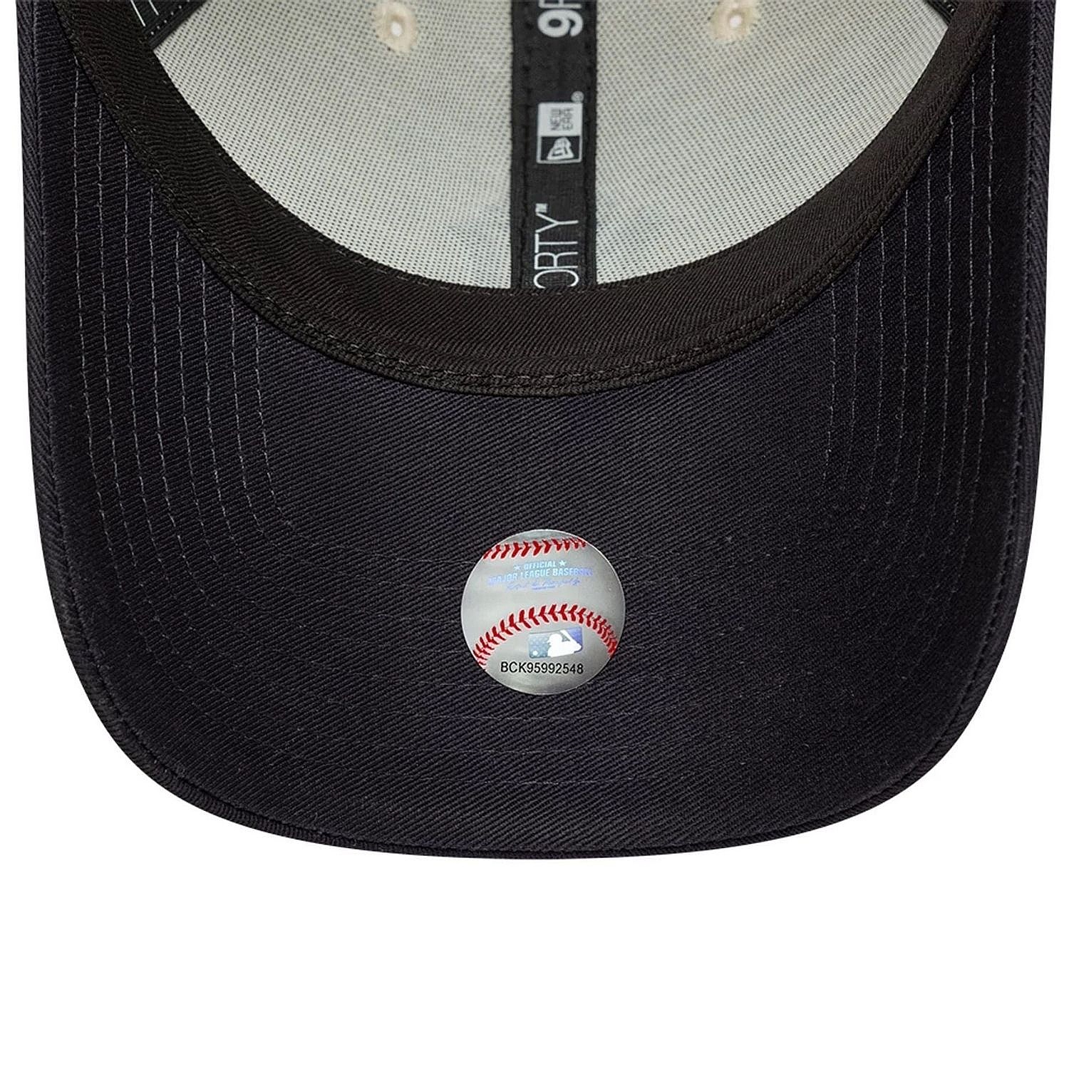 casquette New Era 9FO Ws Patch MLB New York Yankees - Light Cream/Navy - men´s