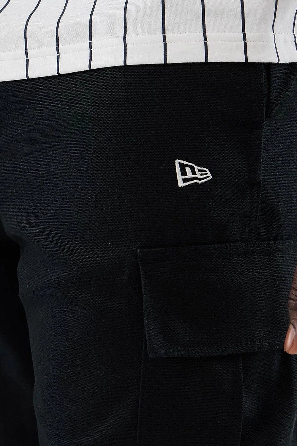 spodenki New Era Cargo - Black - men´s