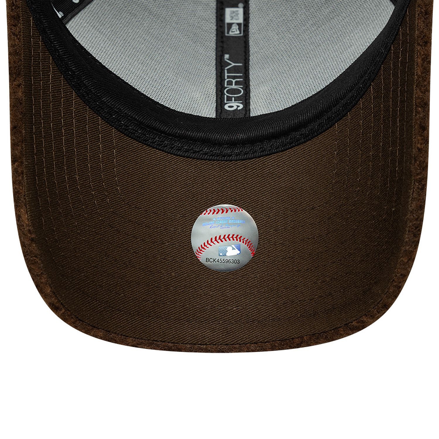 šiltovka New Era 9FO Winter Borg MLB New York Yankees - Deep Auburn - men´s