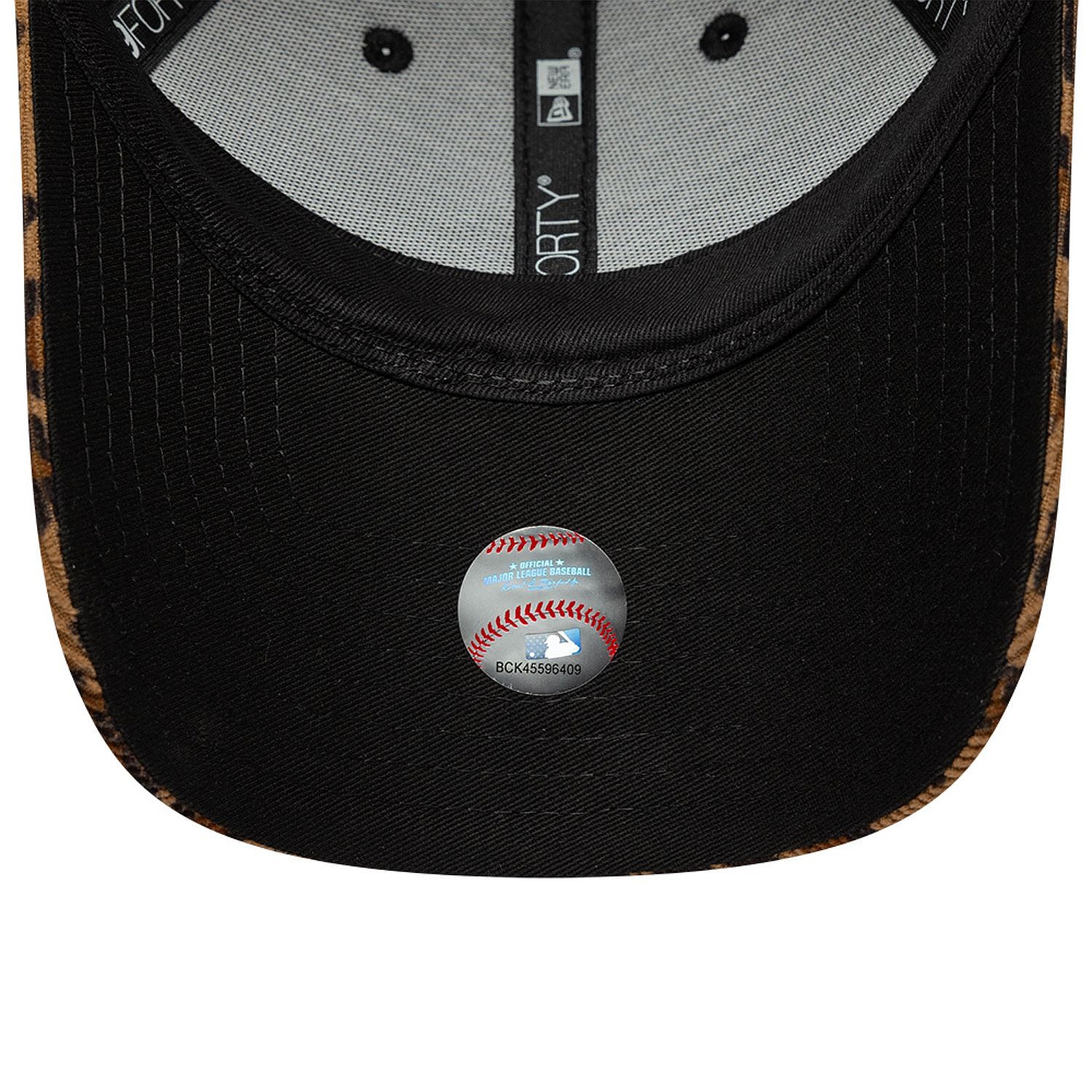 šiltovka New Era 9FO Leopard Cord MLB New York Yankees - Stone/Black - women´s
