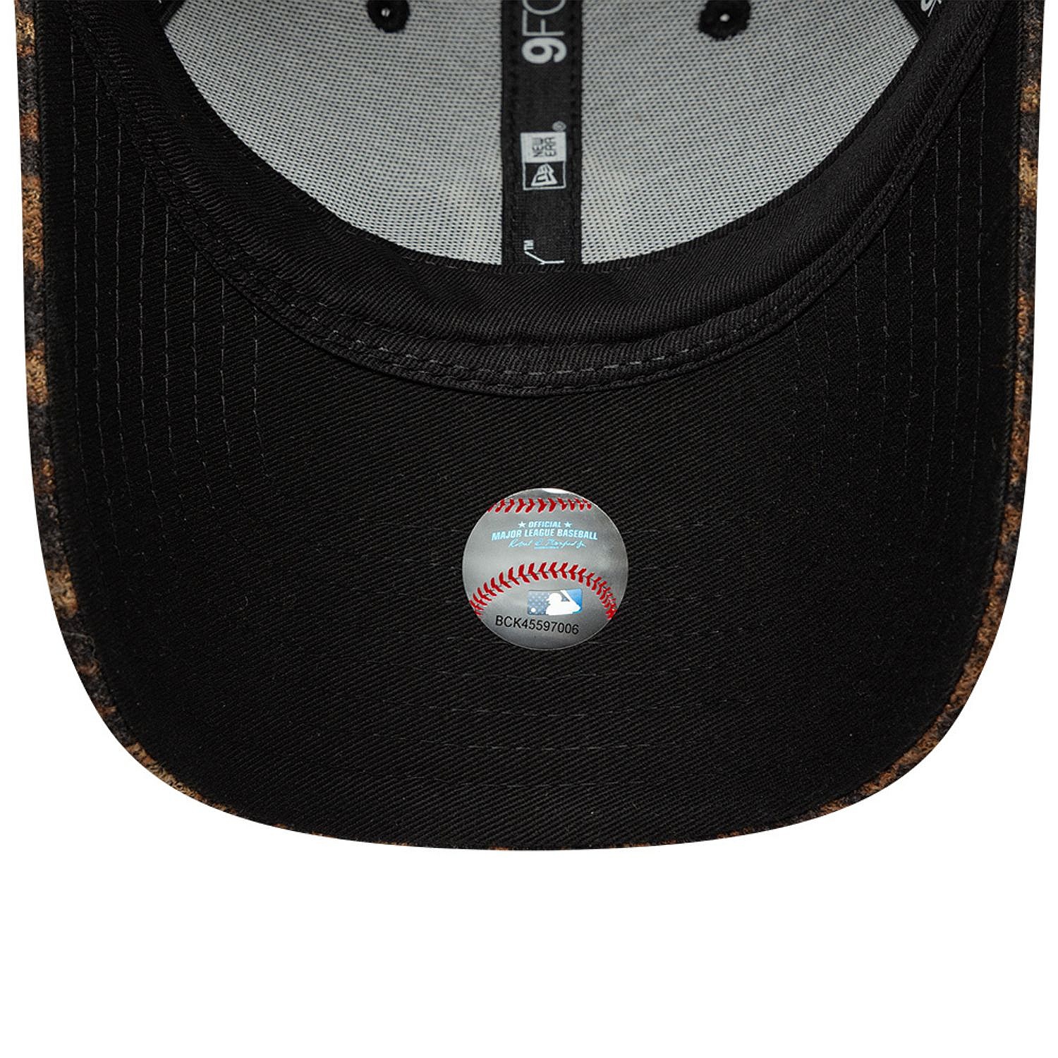 šiltovka New Era 9FO Cosy Leopard MLB New York Yankees - Deep Auburn/Black - women´s
