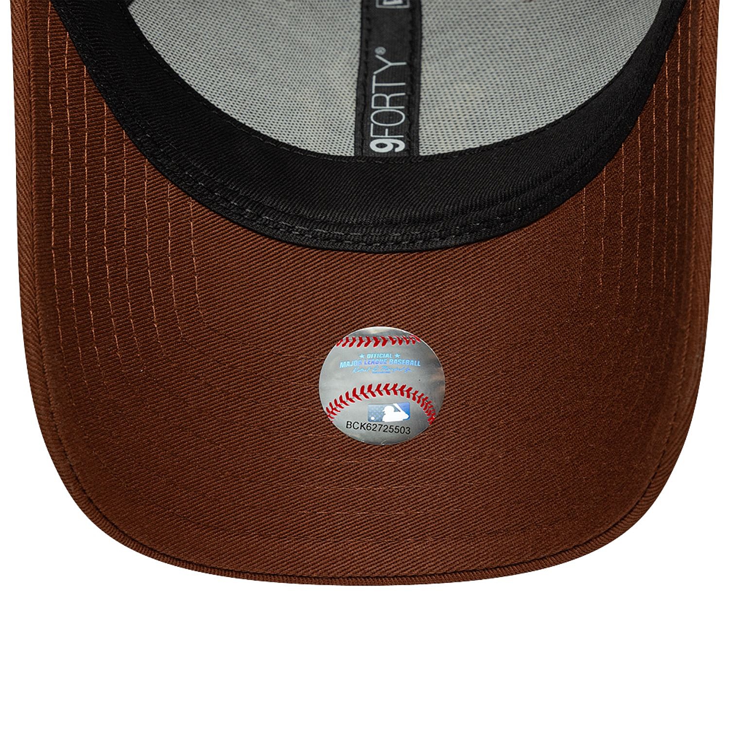šiltovka New Era 9FO Metallic Logo MLB New York Yankees - Deep Auburn/Metallic Gold - women´s