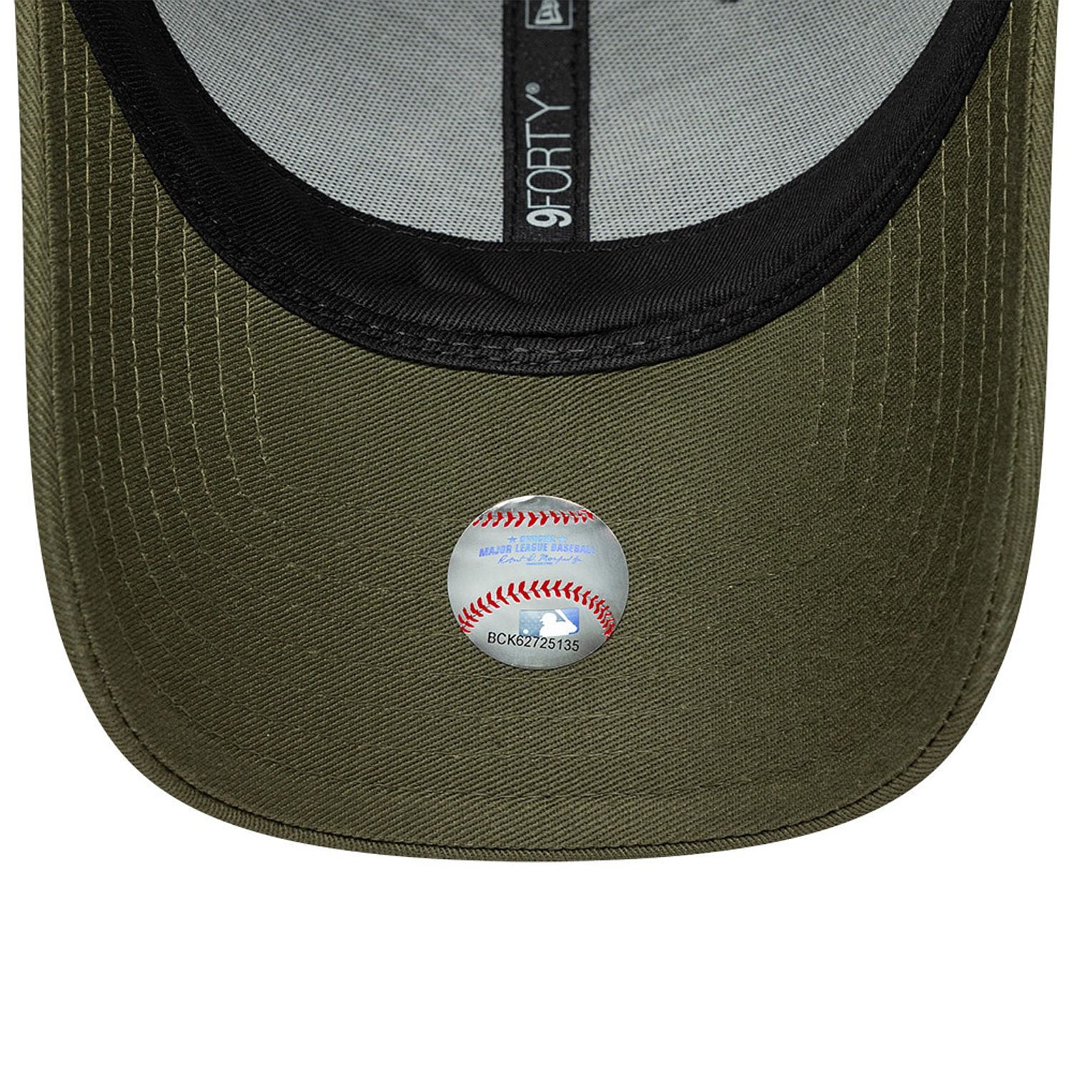 šiltovka New Era 9FO Outline Camo MLB New York Yankees - New Olive - men´s